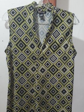 BYdesign Sleeveless V-Neck Geometric Diamond Print Blouse - Black & Lime Size L